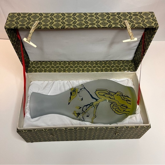 VINTAGE CUNJING Chinese Art Glass, Yellow Vase with Certificate, approx 9 1/2” - Picture 14 of 16